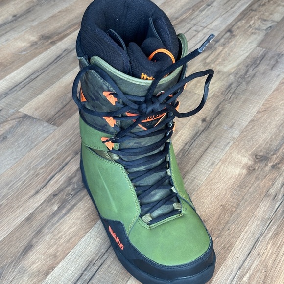 ThirtyTwo Snowboard Boots - Picture 3 of 10